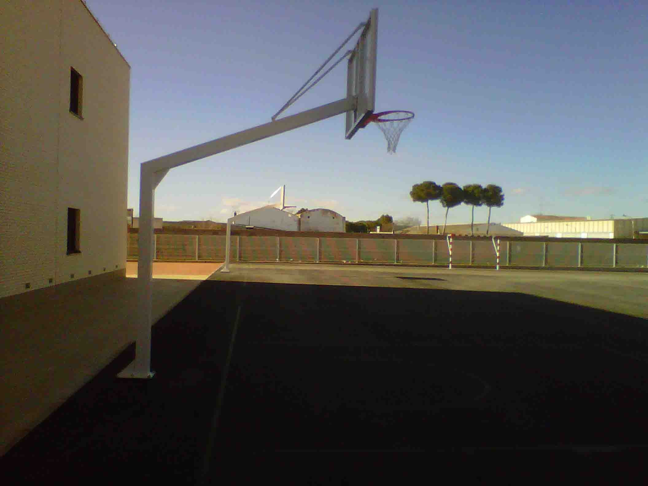 MONOTUBE BASKETBALL HOOPS NEW TUBE 140x140 MM FIXED WITH ANCHOR BASE OVERHANG 2.25 MTS