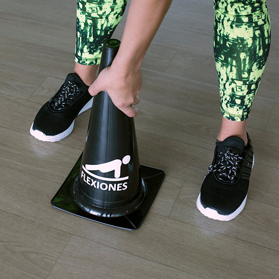 CONE TRAINING PUSH-UPS