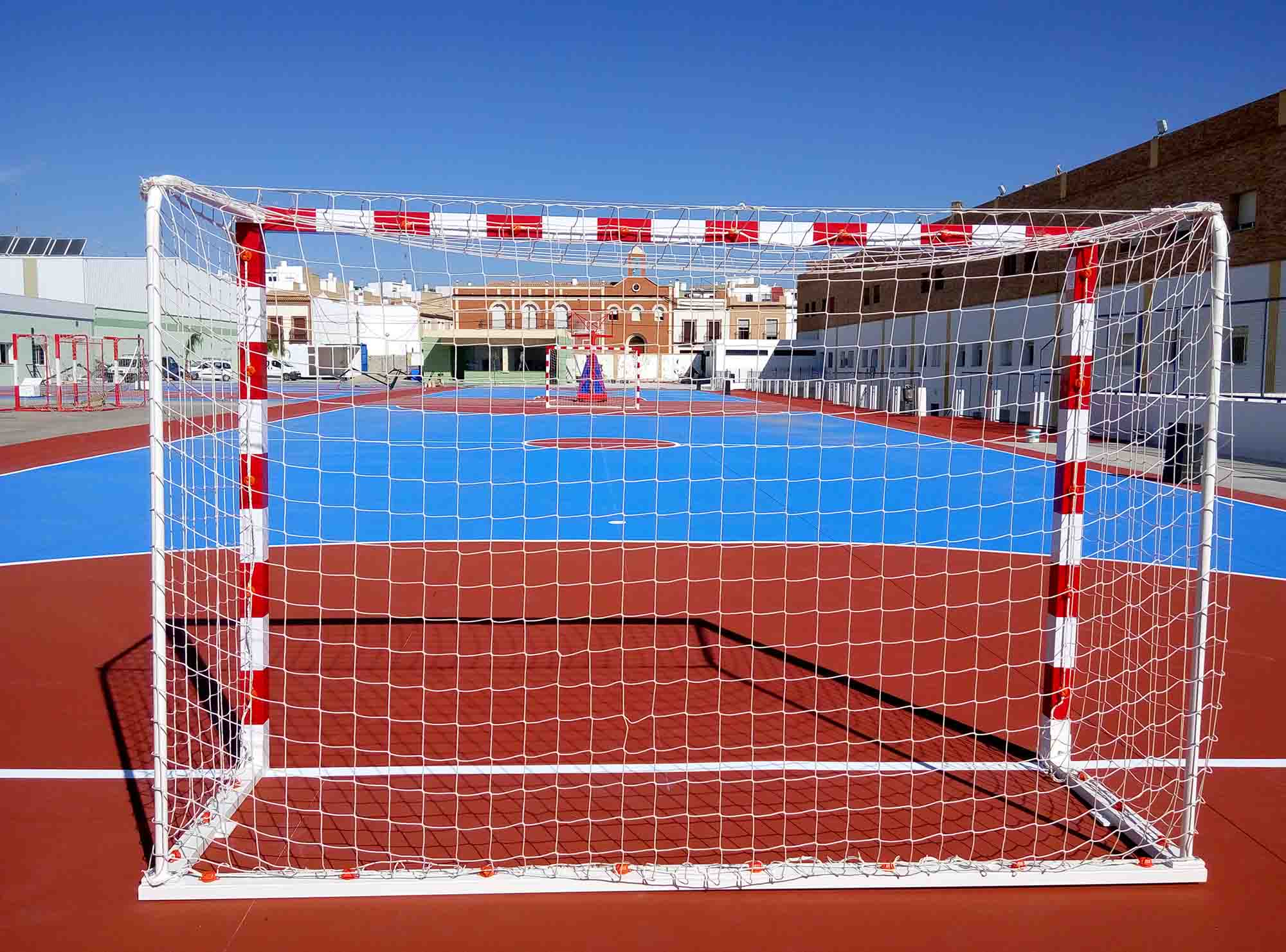 SET OF MOVABLE INDOOR SOCCER/HANDBALL GOALS, METAL 80X80MM WITH 80X40MM BASE