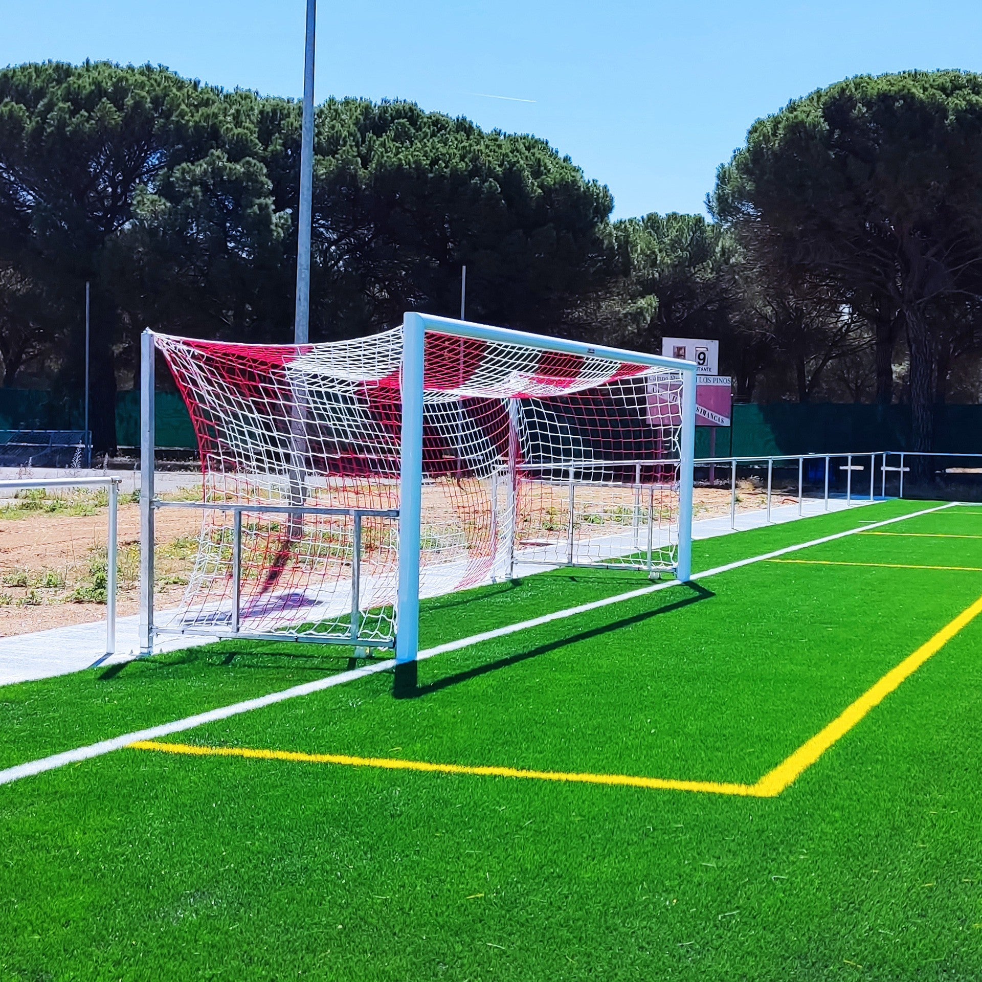 ALUMINUM SOCCER 7 GOALS 120X100 MM FOLDABLE WITH HOT-DIP GALVANIZED BACKSTAYS