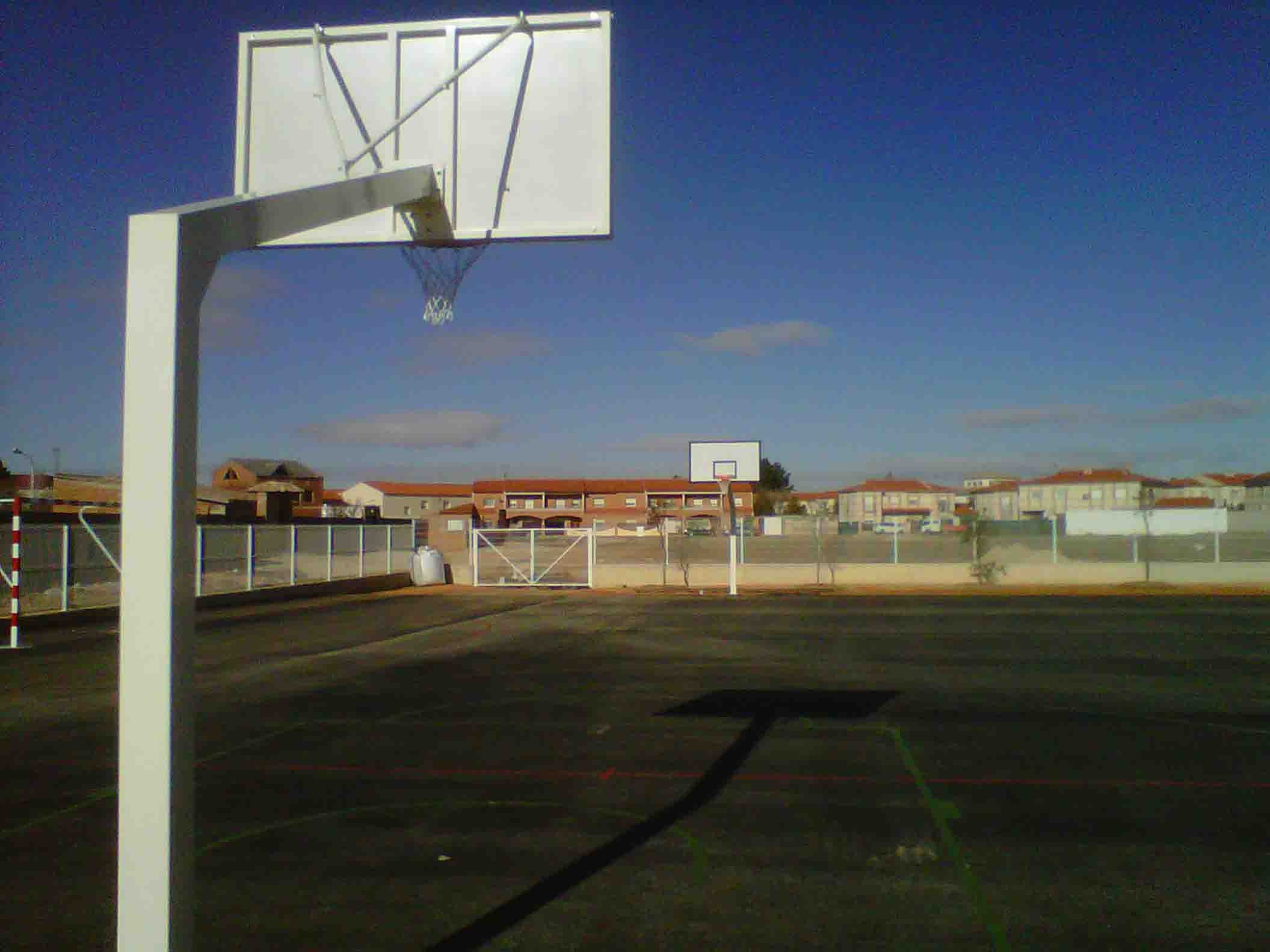 MONOTUBE BASKETBALL HOOPS NEW TUBE 140x140 MM FIXED WITH ANCHOR BASE OVERHANG 2.25 MTS