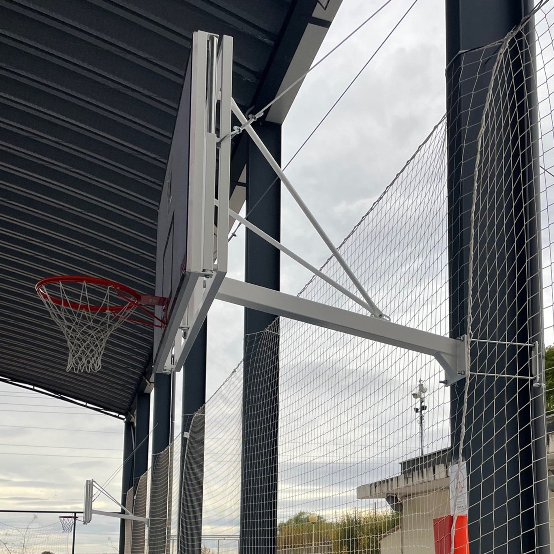 BASKETBALL HOOP FIXED TO BEAM OVERHANG 1.65 M