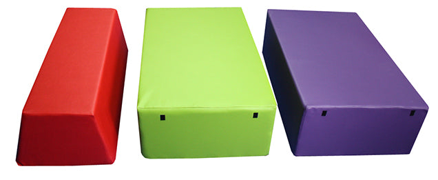 PYRAMIDAL FOAM DISMANTLING PLINTH -THREE PIECES- 100X60X90CM
