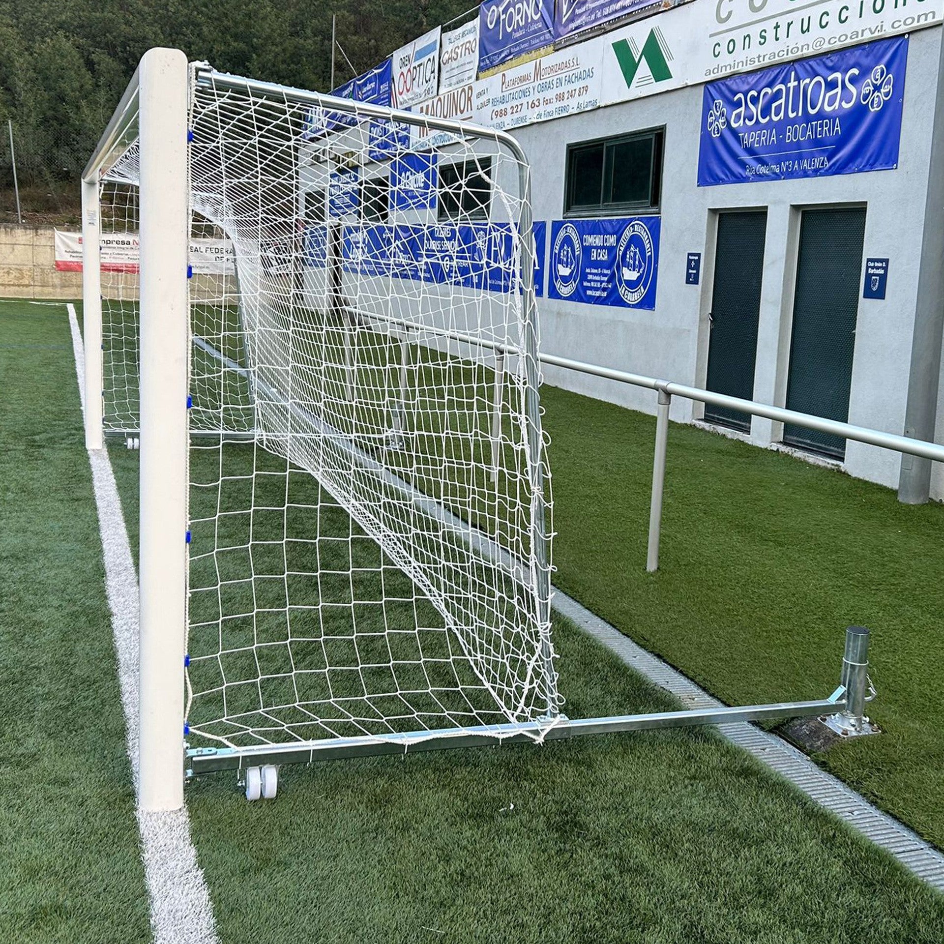 FOOTBALL 7 ALUMINUM GOALS 120X100 MM FOLDABLE WITH ZINC-PLATED ARCHES