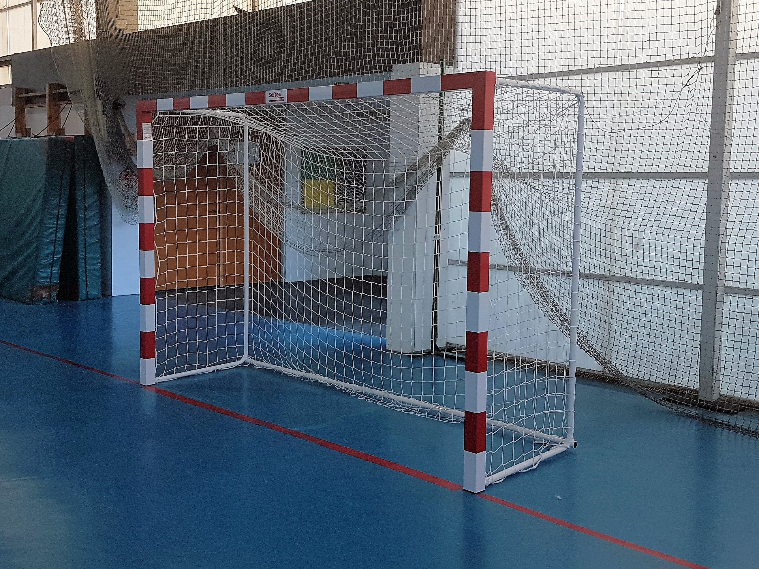 SET OF 2 METAL PORTABLE FUTSAL/HANDBALL GOALS 80X80MM WITH ROUND TUBE BASE