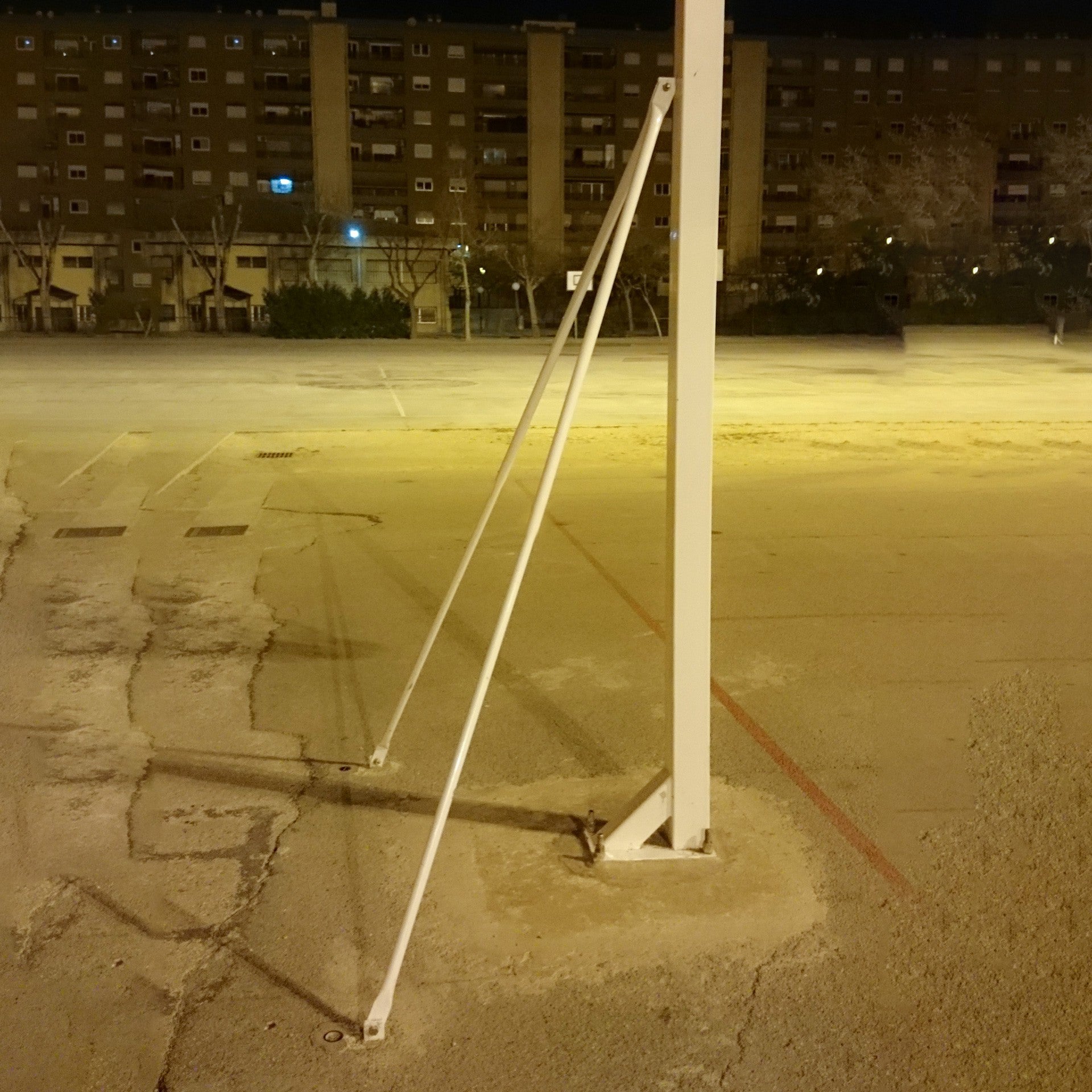 JEU DE 2 ÉTRONS DE POTEAUX DE BASKET-BALL À FIXER AU SOL