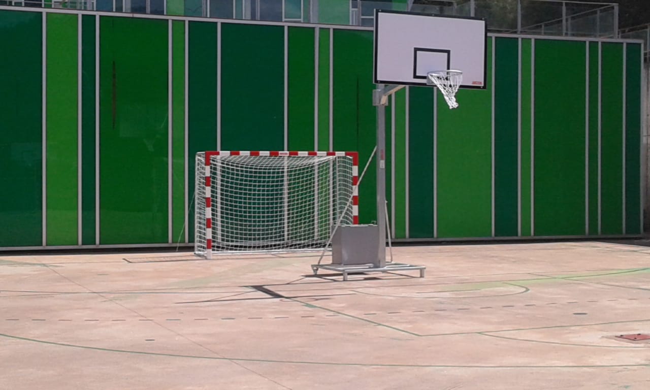 SET DELUXE GALVANIZED BASKETBALL HOOPS, SINGLE-POST, PORTABLE, 2 WHEELS WITH CART -WITHOUT BACKBOARDS, RINGS, AND NETS